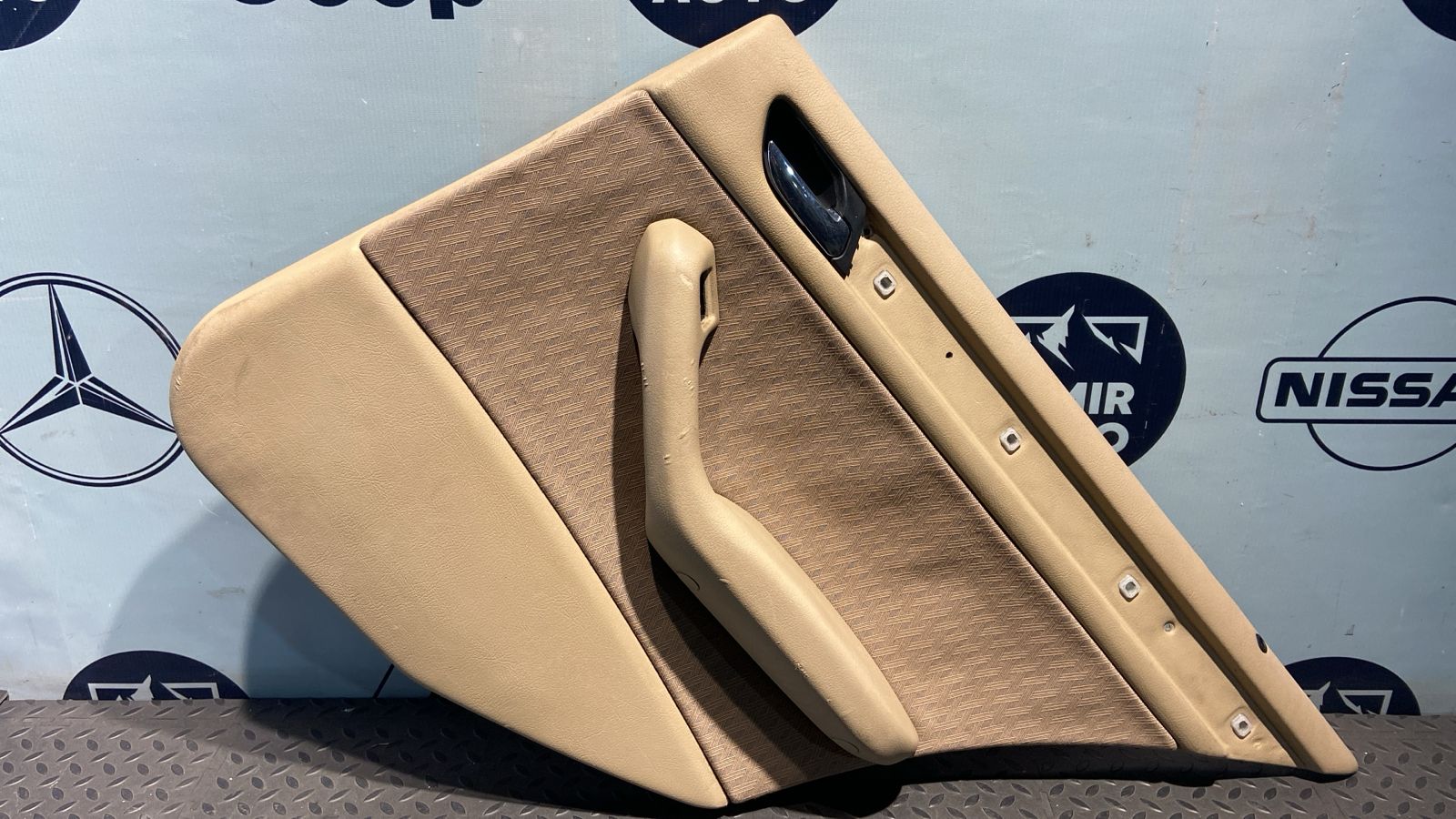 Обшивка двери задняя правая BMW 3/E46 1998-2007