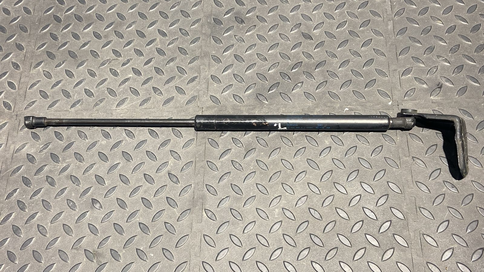 Амортизатор капота Ford Galaxy 1995-2006