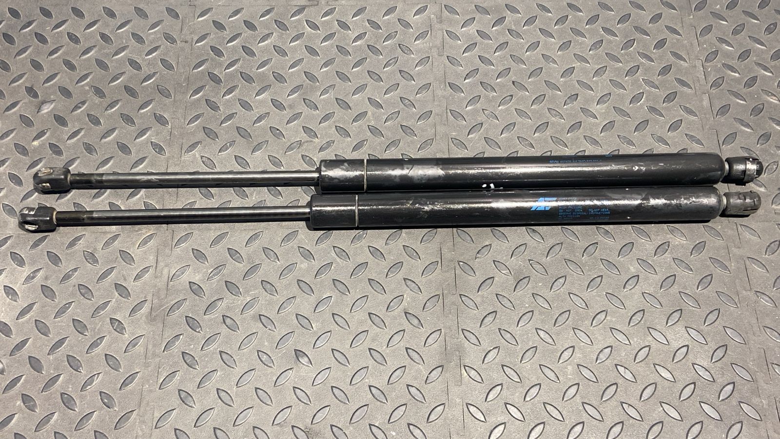 Амортизатор двери багажника Ford Galaxy 1995-2006