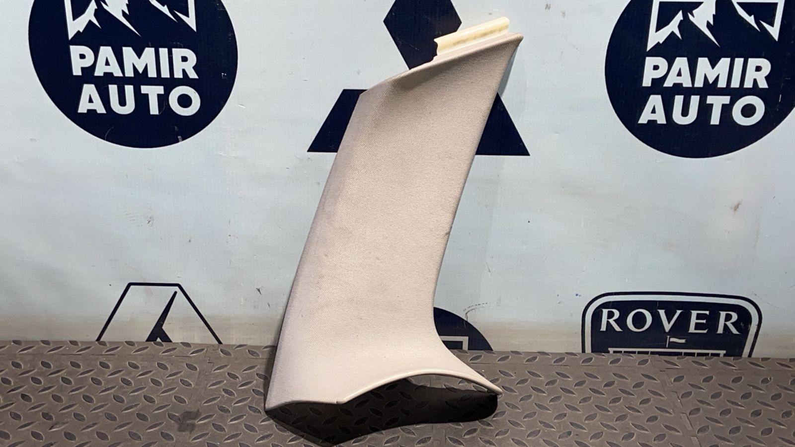 Обшивка стойки задняя левая Mercedes C/W204 2006-2015