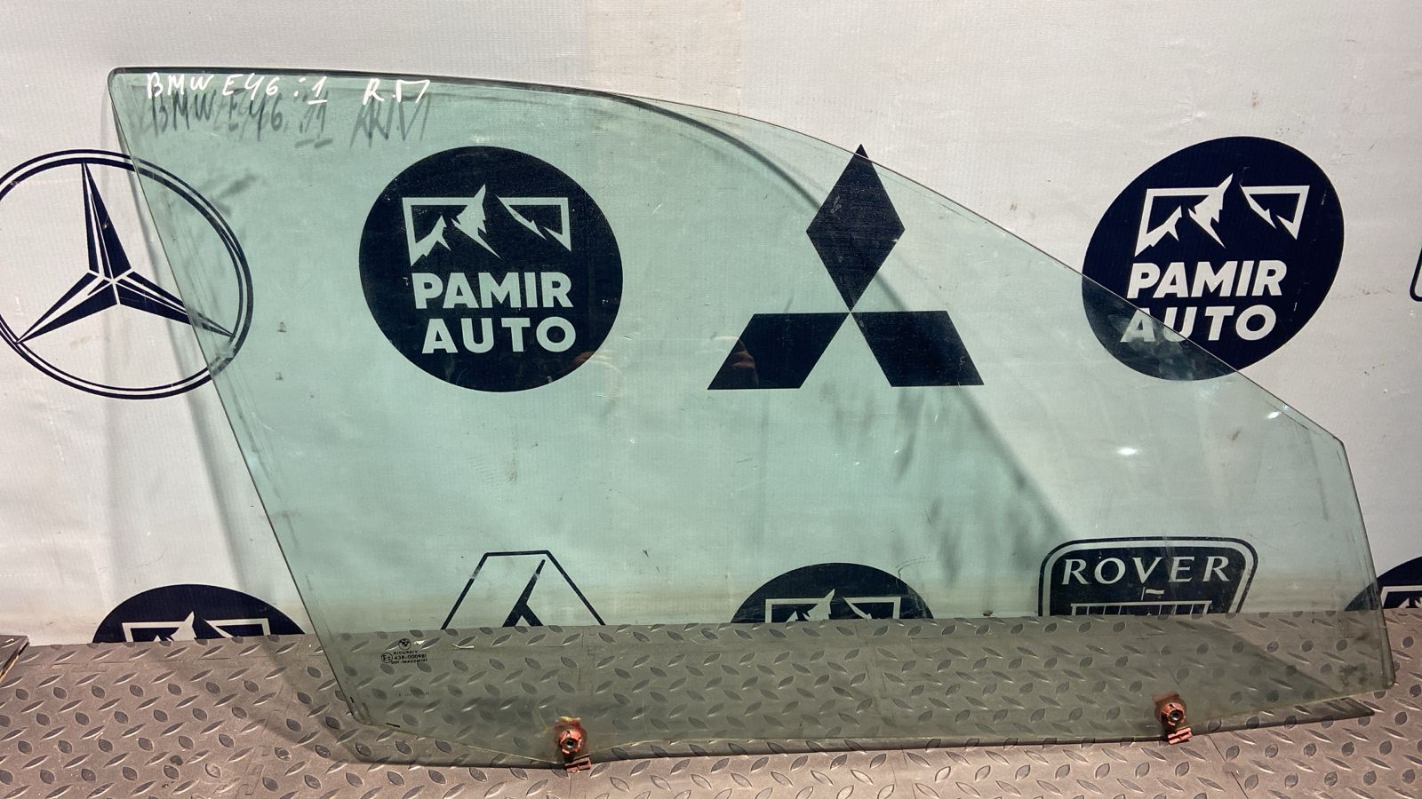 Стекло двери переднее правое BMW 3/E46 1998-2007