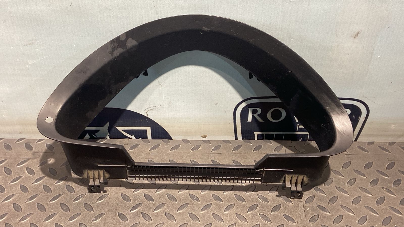 Накладка на торпедо Mercedes E/W211 2002-2009