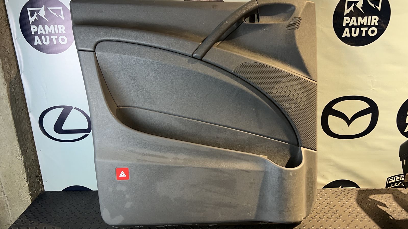 Обшивка двери передняя левая Mercedes Vito/W639 2003-2014