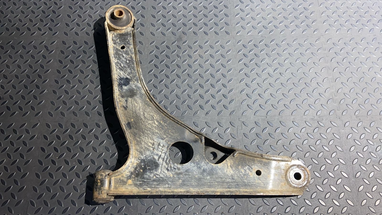 Рычаг передний правый Ford Transit 2006-2013