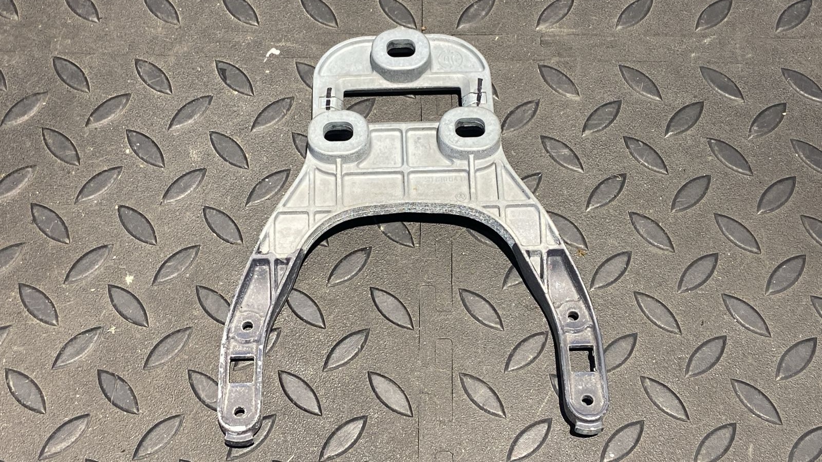 Кронштейн зеркала заднего вида Mercedes E/W211 2002-2009