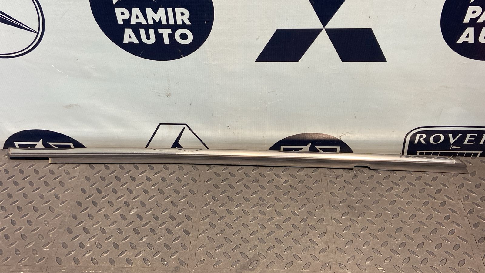 Уплотнитель двери задний правый Opel Astra/H 2004-2014