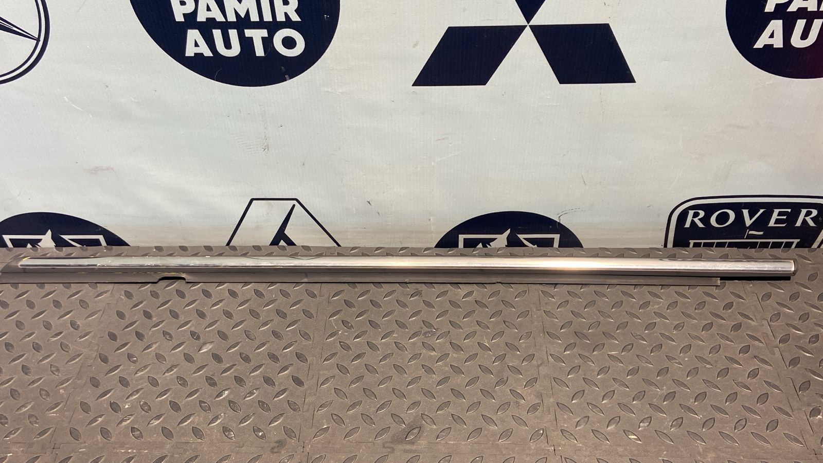 Уплотнитель двери задний левый Opel Astra/H 2004-2014