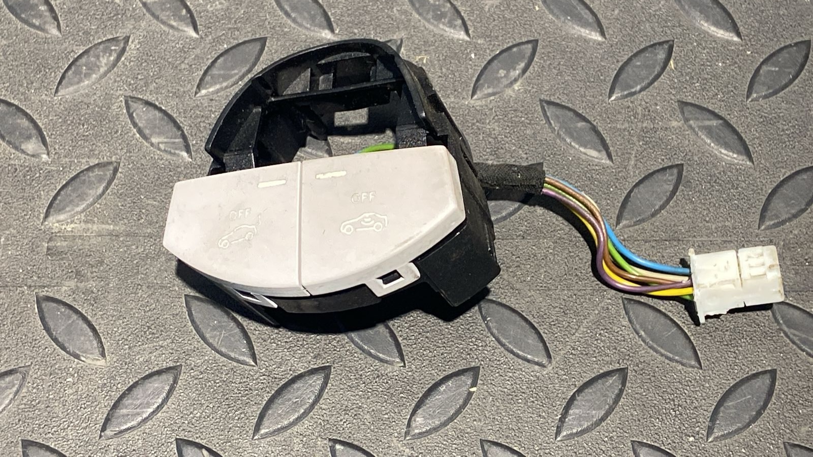 Кнопка сигнализации Mercedes E/W211 2002-2009