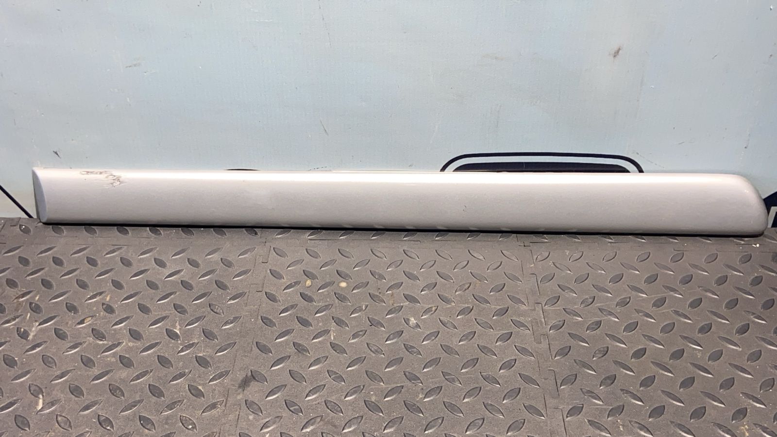 Молдинг двери задней правой Mercedes M/W163 1997-2005