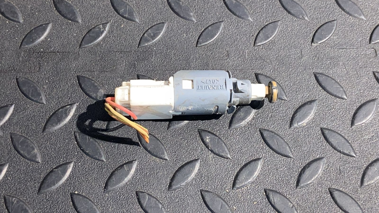 Датчик включения стопсигнала Renault Megane/2 2002-2009