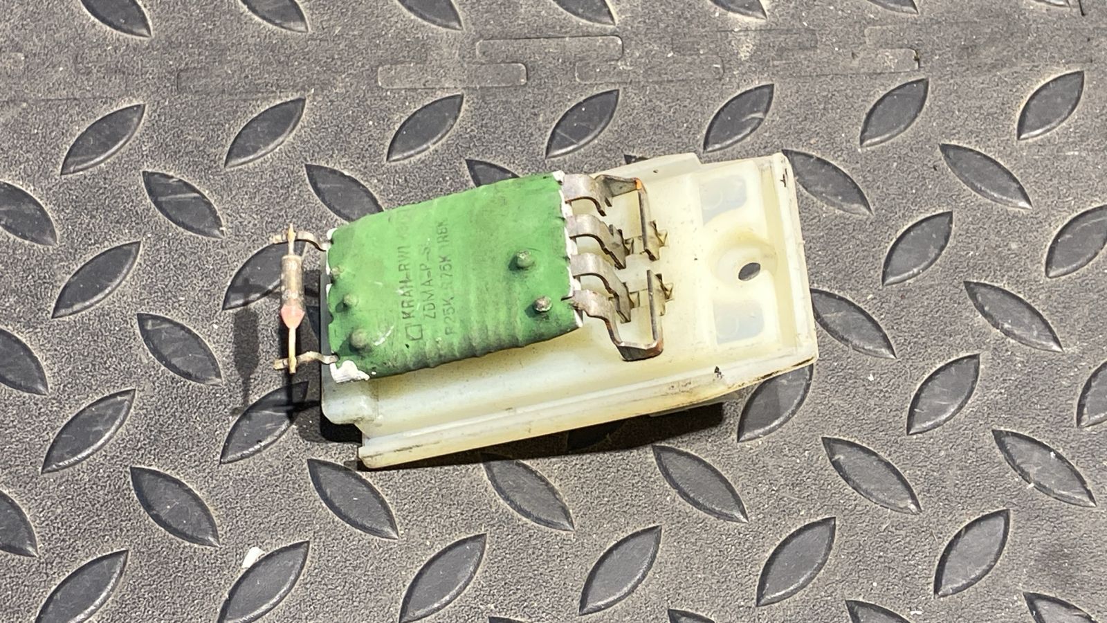 Резистор отопителя Ford Focus 1998-2007