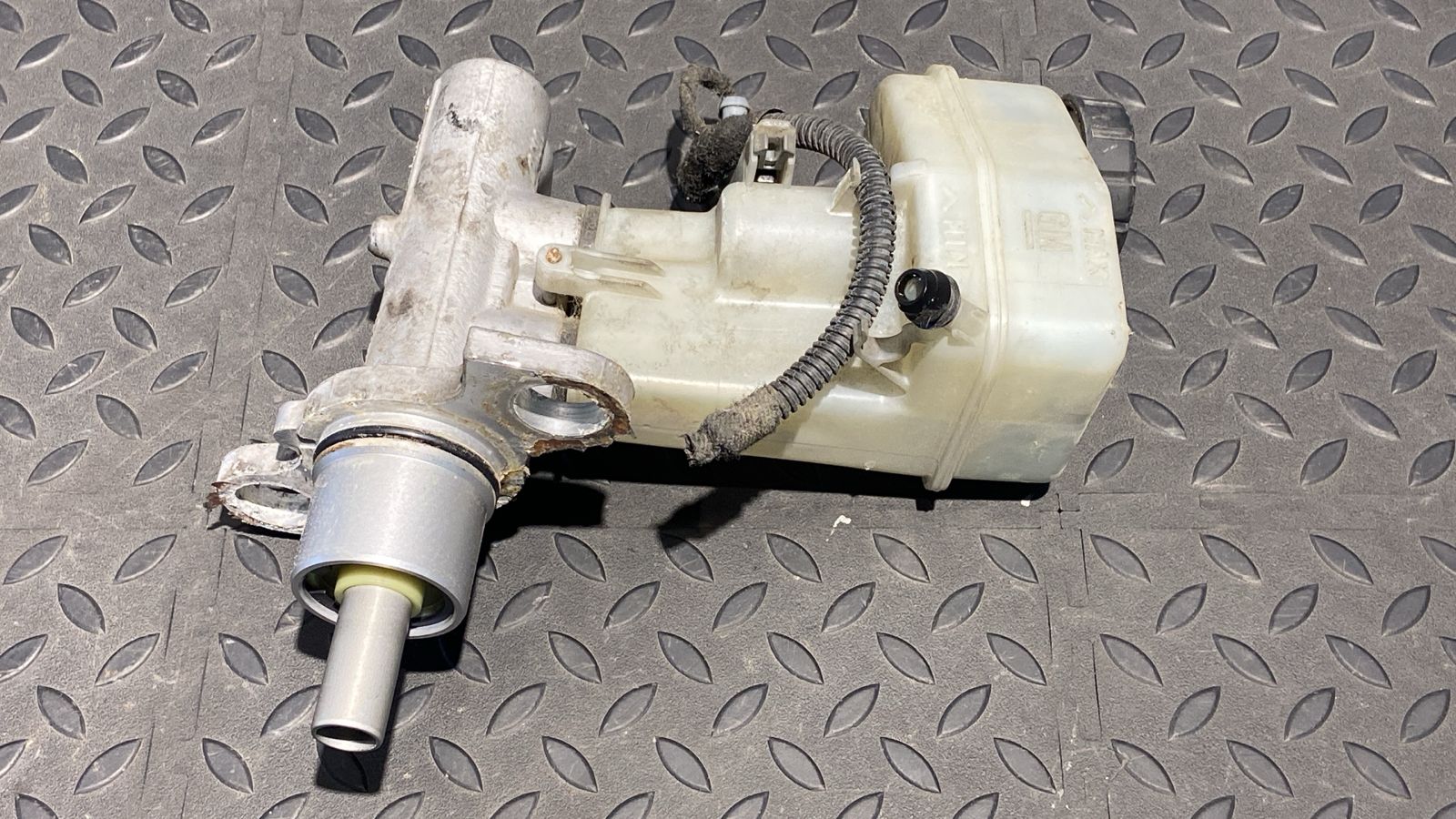 Цилиндр тормозной главный Opel Zafira/B 2005-2014