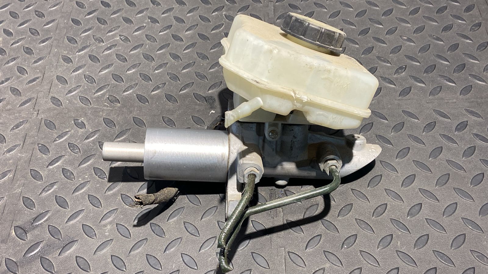 Цилиндр тормозной главный Mercedes E/W211 2002-2009