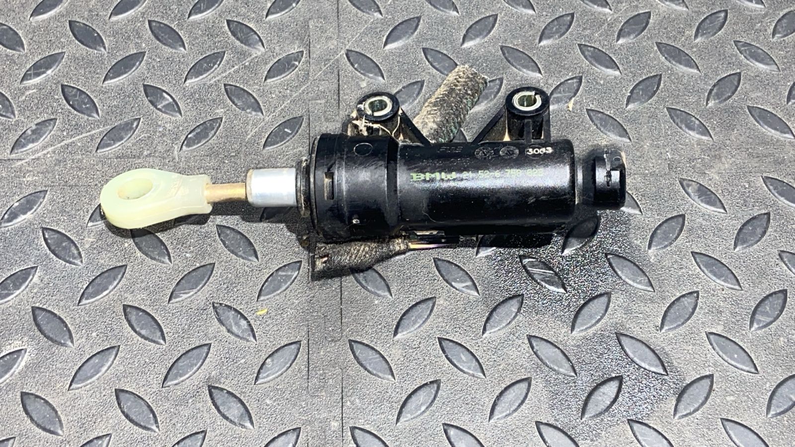 Цилиндр сцепления главный BMW 3/E46 1998-2007