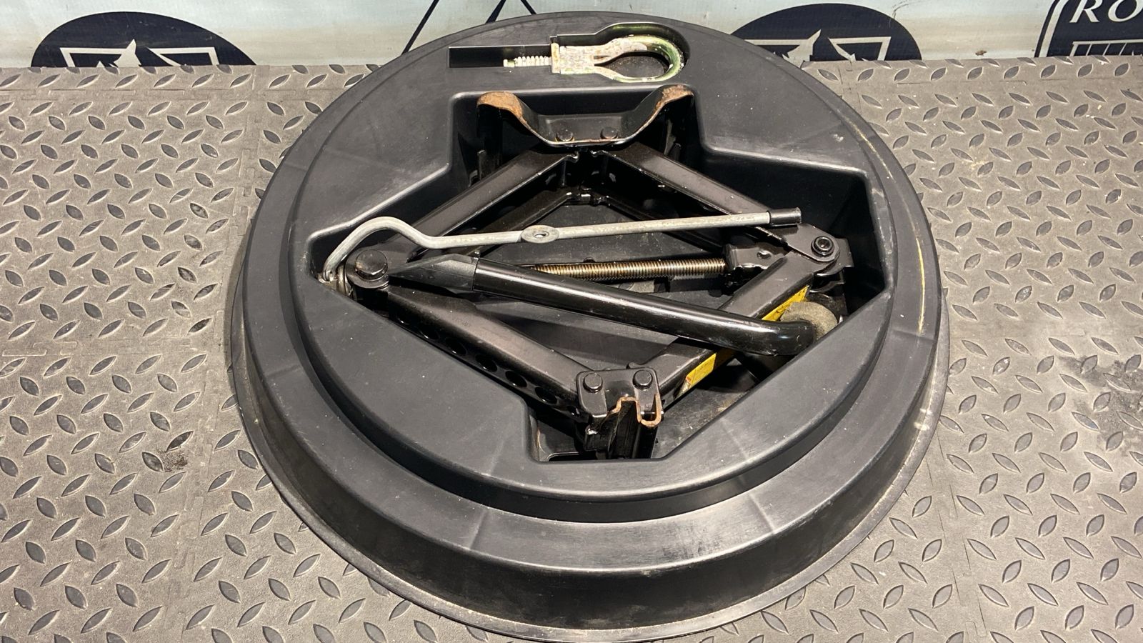 Ящик для инструментов Ford Mondeo/3 2000-2007