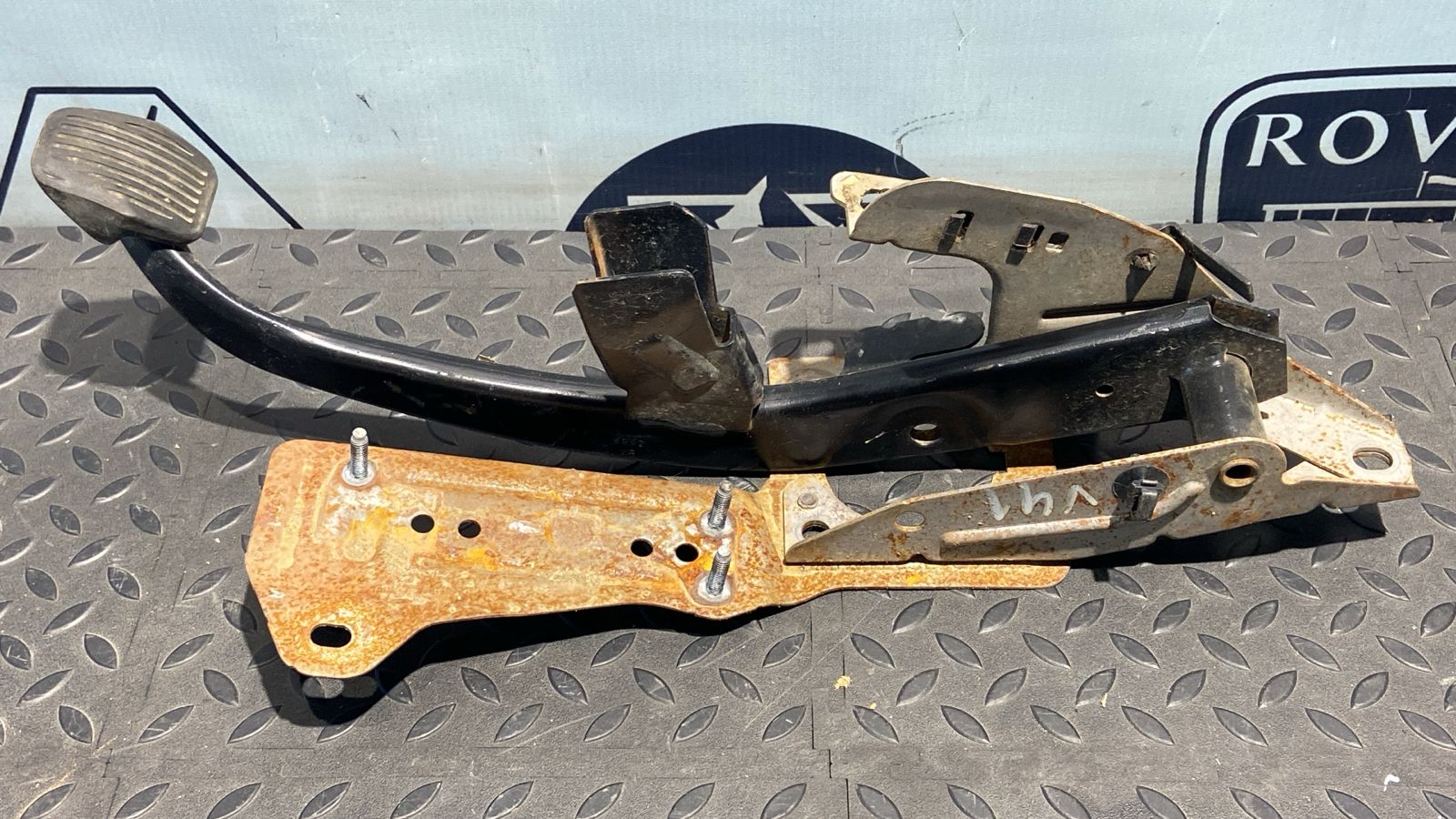 Педаль тормоза Ford Focus/2 2004-2011