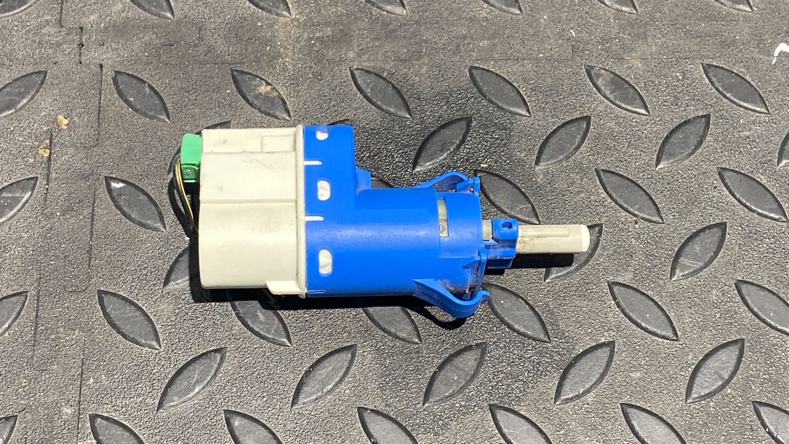 Датчик включения стопсигнала Ford Focus/2 2004-2011