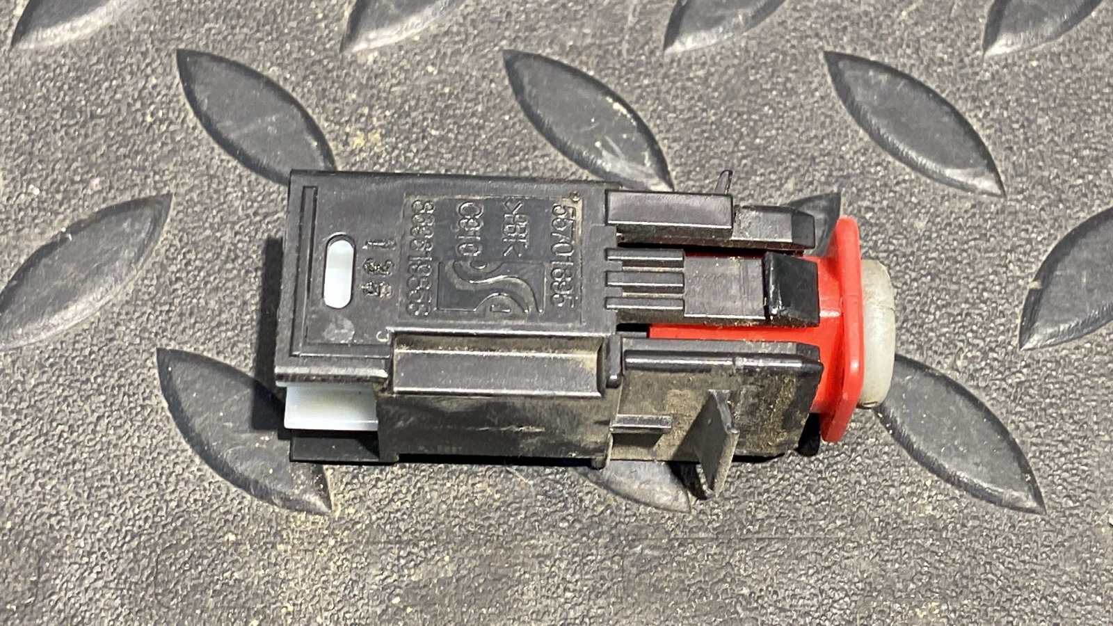 Датчик включения стопсигнала Opel Zafira/B 2005-2014