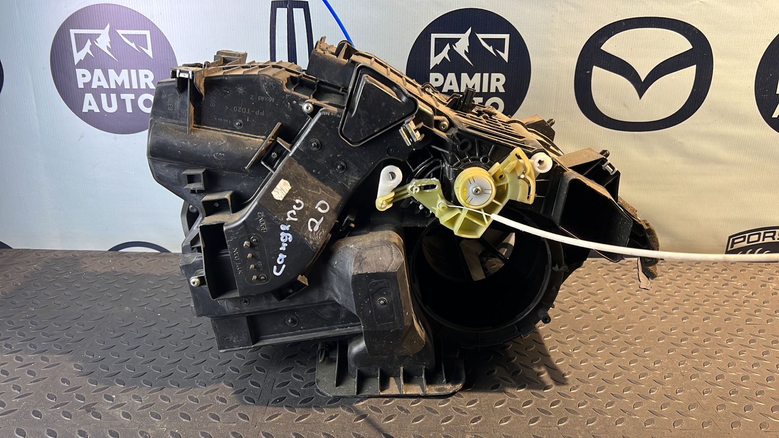 Корпус отопителя Renault Sandero 2009-2014