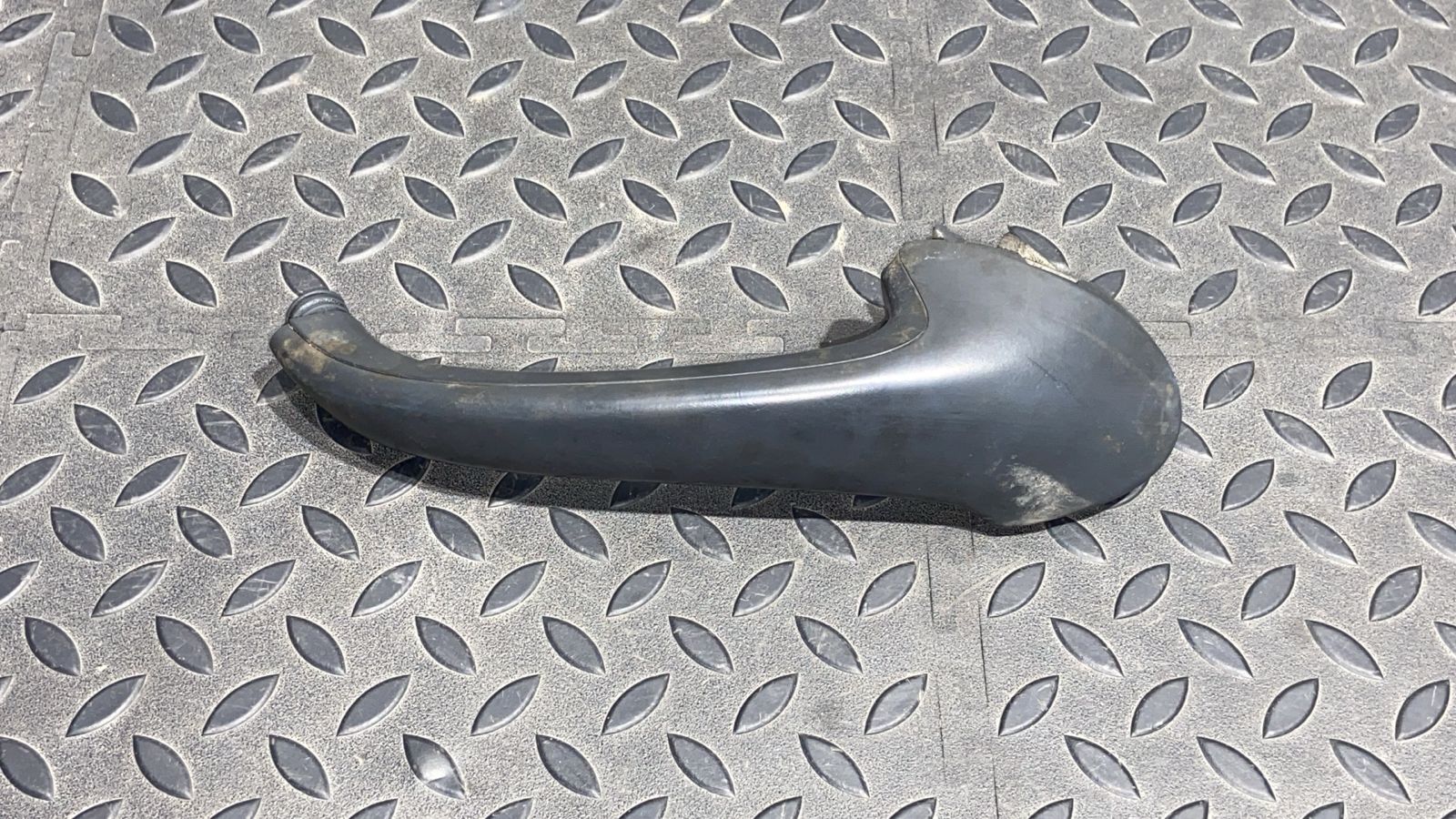 Ручка двери передняя левая Mercedes C/W203 2000-2008