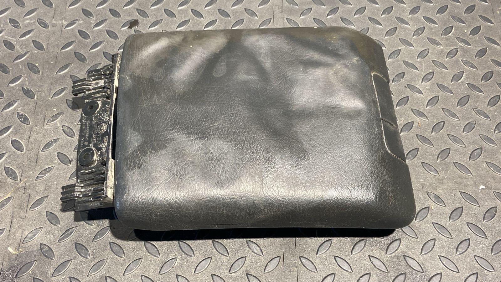 Консоль (Подлокотник) Mercedes M/W163 1997-2005