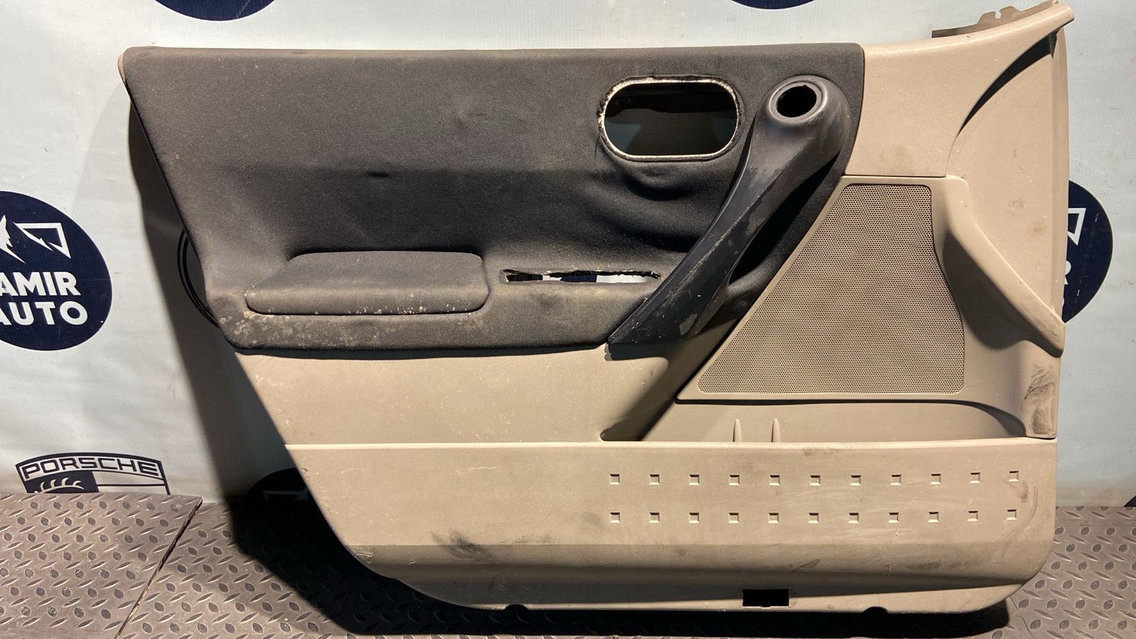 Обшивка двери передняя левая Renault Megane/2 2002-2009