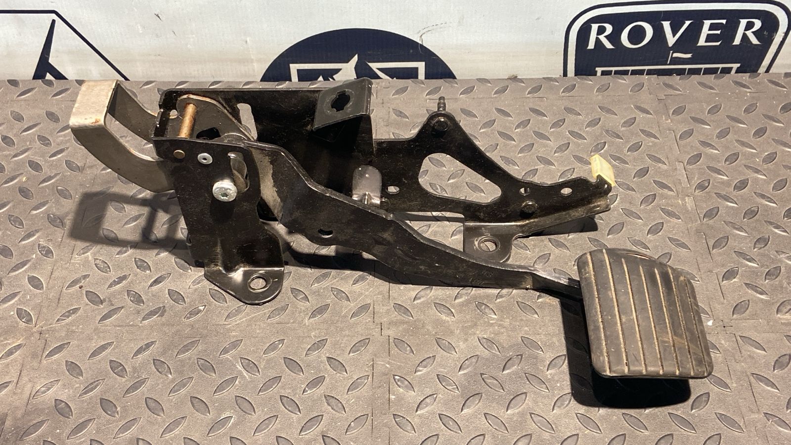 Педаль тормоза Renault Megane/2 2002-2009