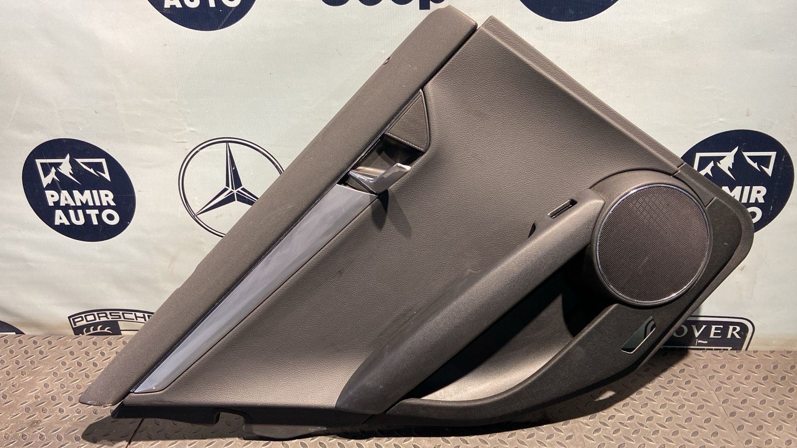 Обшивка двери задняя левая Mercedes C/W204 2006-2015