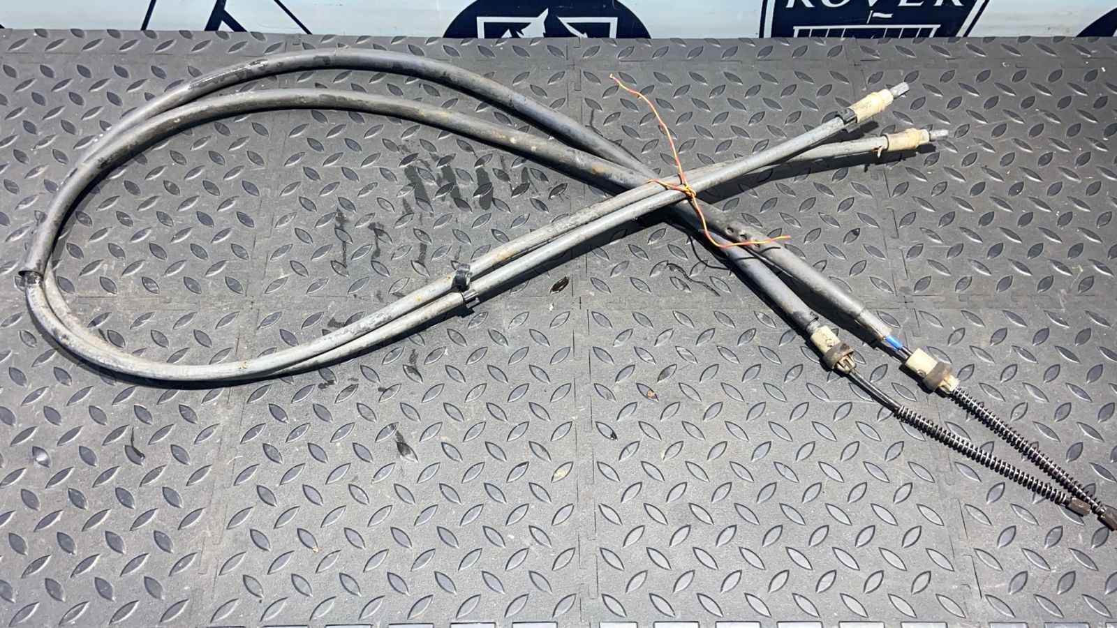 Трос стояночного тормоза Renault Logan 2004-2015