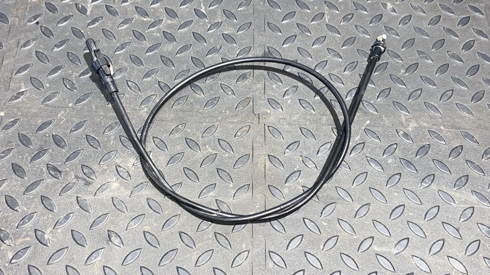 Трос замка двери передний Mercedes M/W163 1997-2005