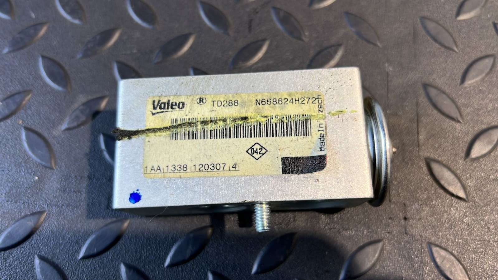 Клапан кондиционера Renault Logan 2004-2015