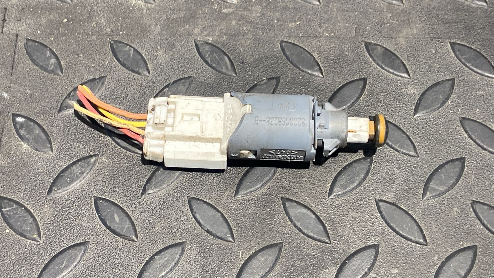 Датчик включения стопсигнала Renault Megane/2 2002-2009