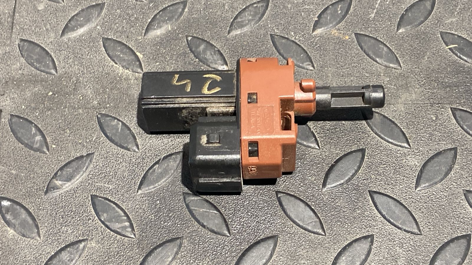 Датчик педали сцепления Ford Transit 2006-2013