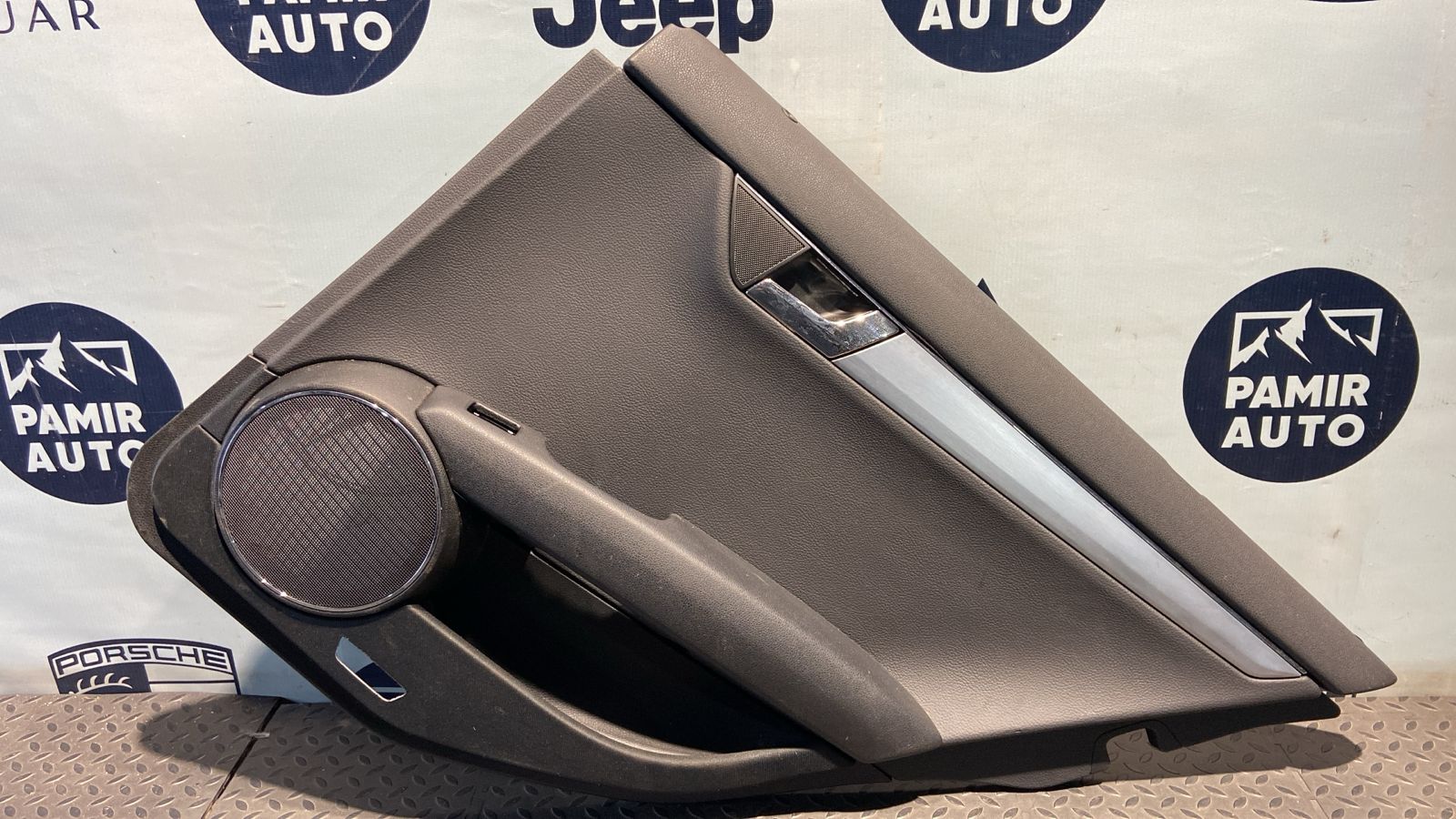 Обшивка двери задняя правая Mercedes C/W204 2006-2015