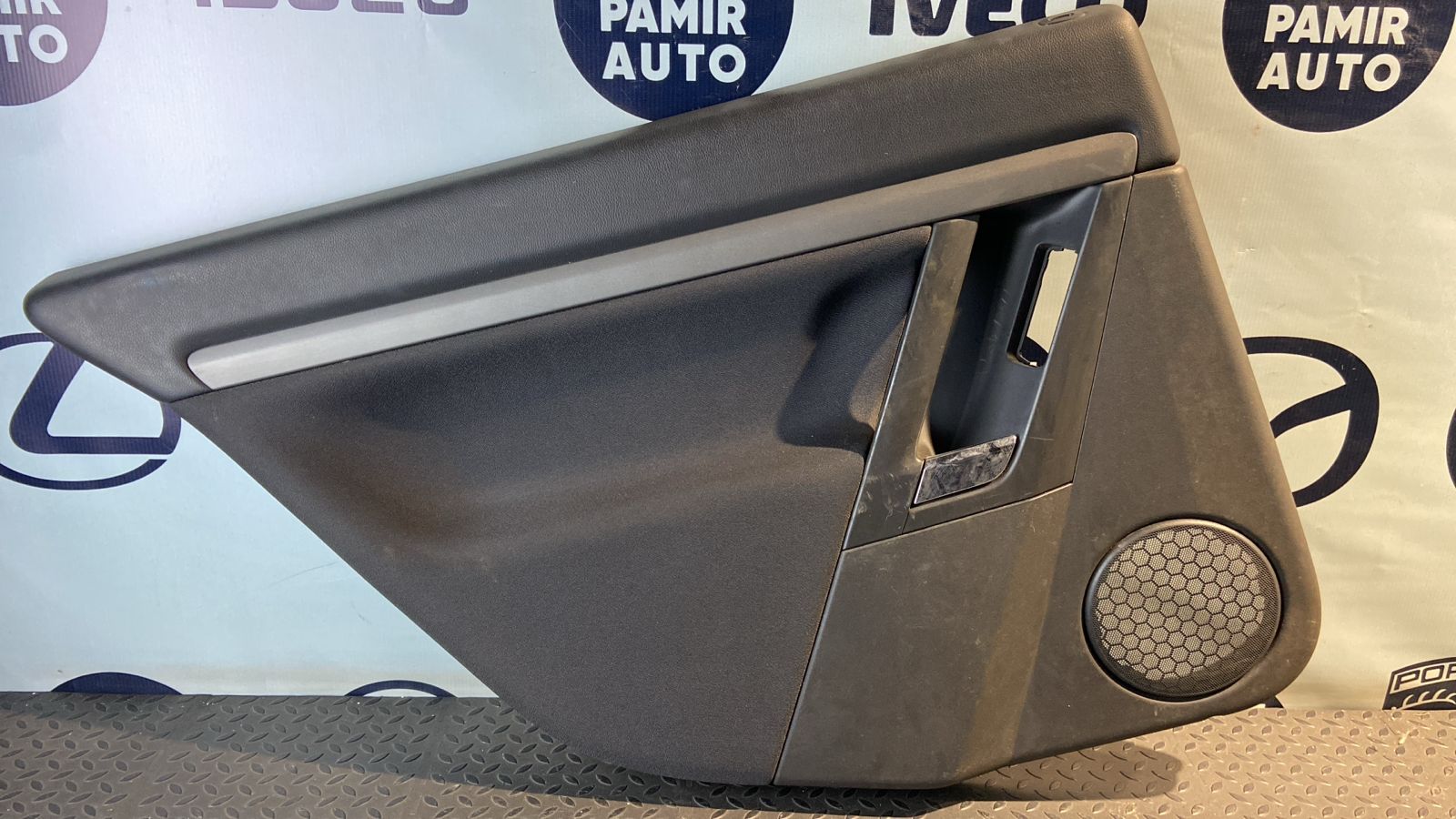 Обшивка двери задняя левая Opel Signum 2003-2008