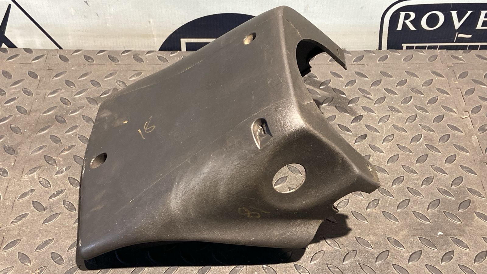 Кожух рулевой колонки нижний Ford Transit 2000-2006