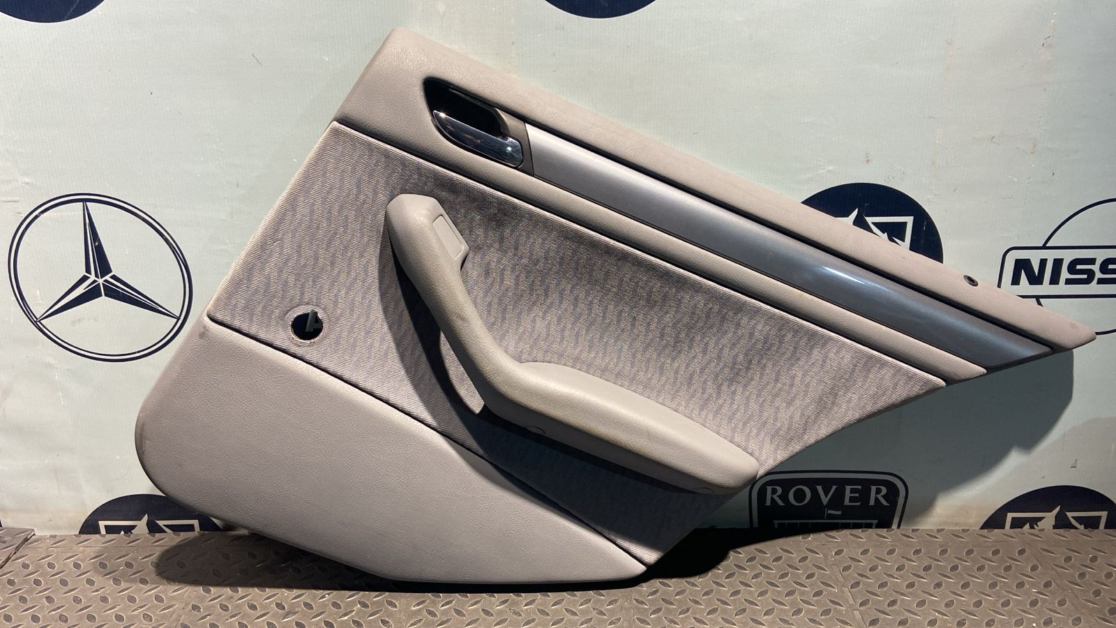 Обшивка двери задняя правая BMW 3/E46 1998-2007