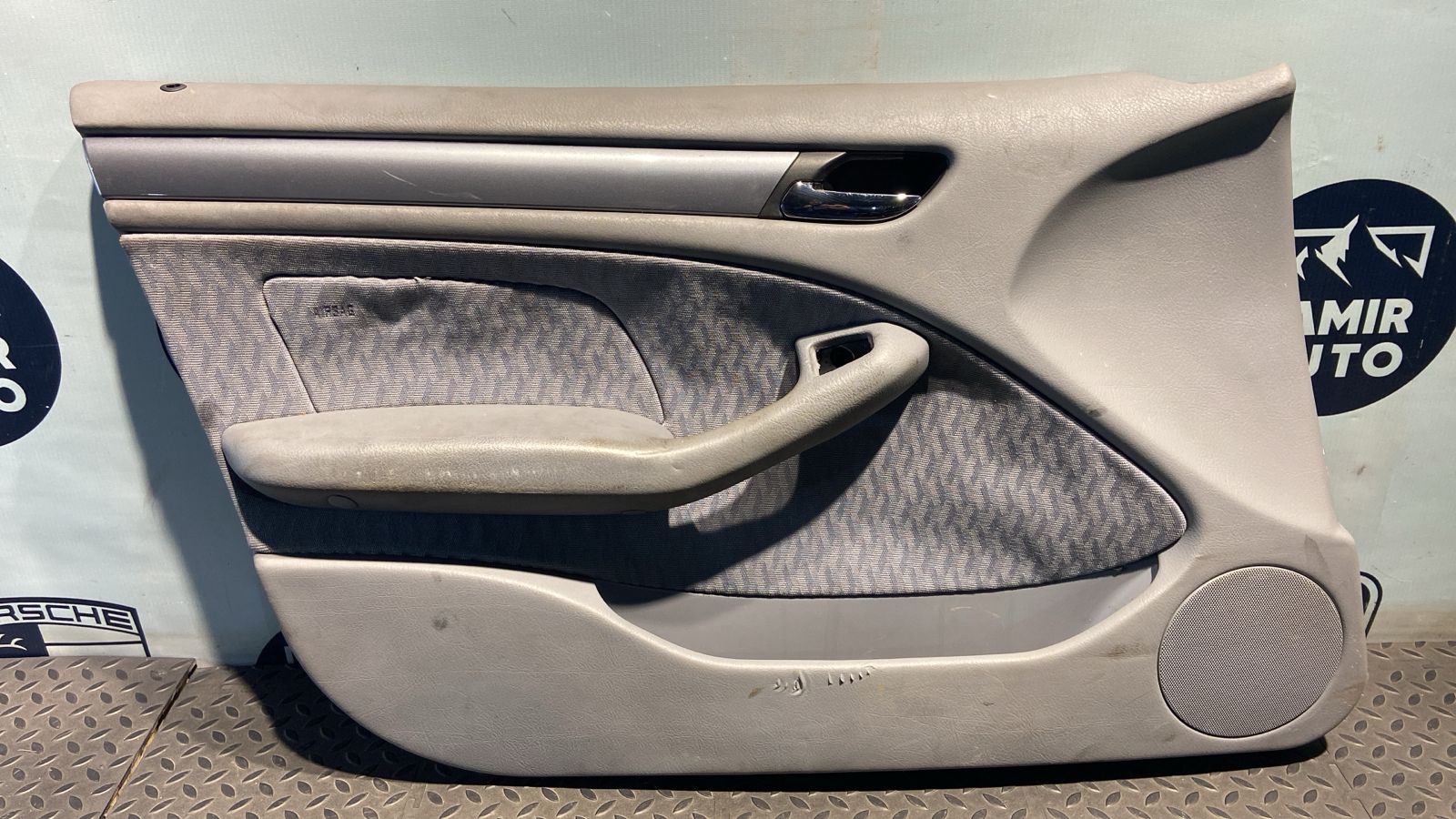 Обшивка двери передняя левая BMW 3/E46 1998-2007