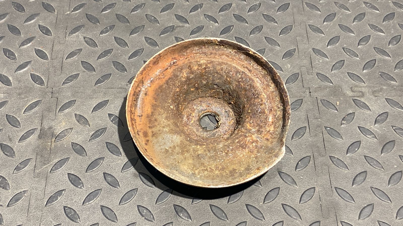 Чашка амортизатора передняя Renault Logan 2004-2015