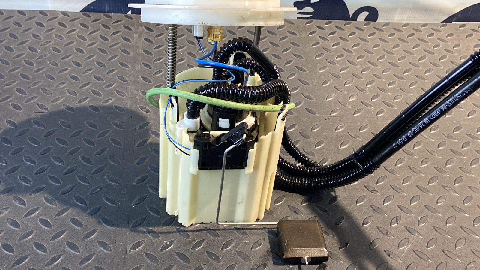 Насос топливный Mercedes C/W204 2006-2015