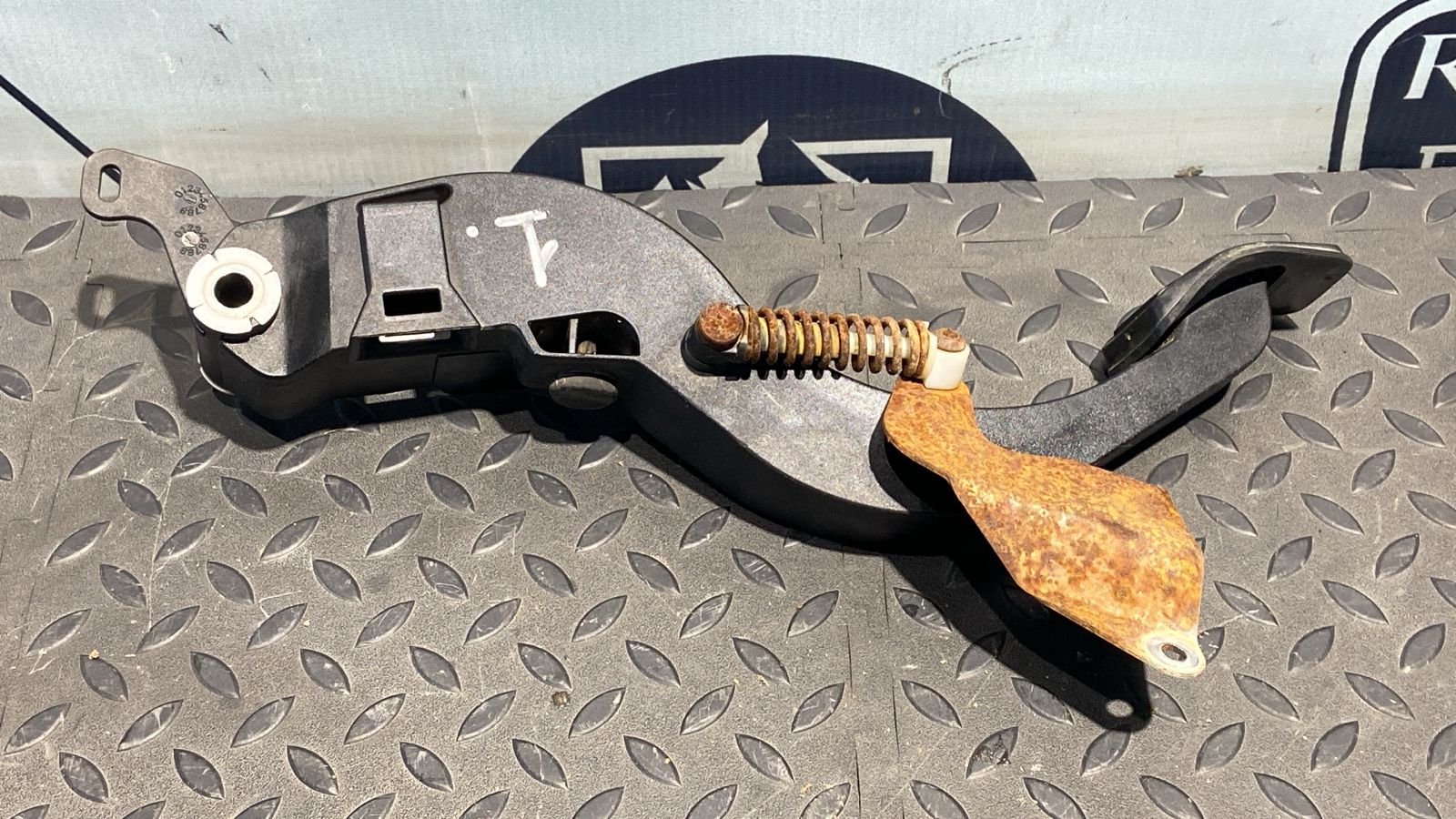 Педаль сцепления Ford Mondeo/3 2000-2007