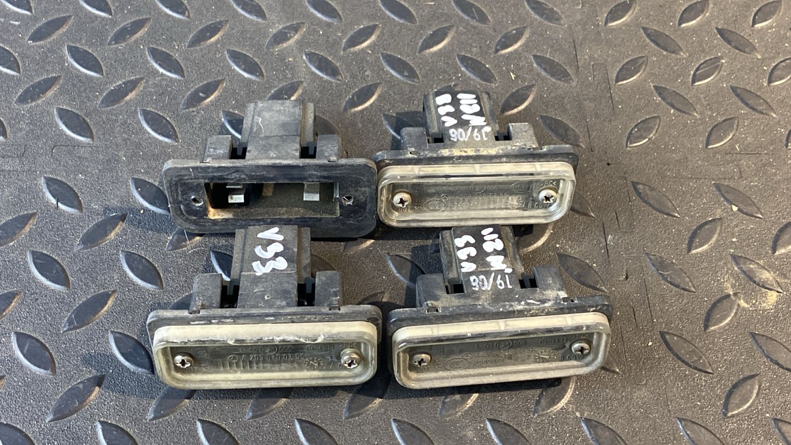 Фонарь подсветки номера Mercedes E/W211 2002-2009