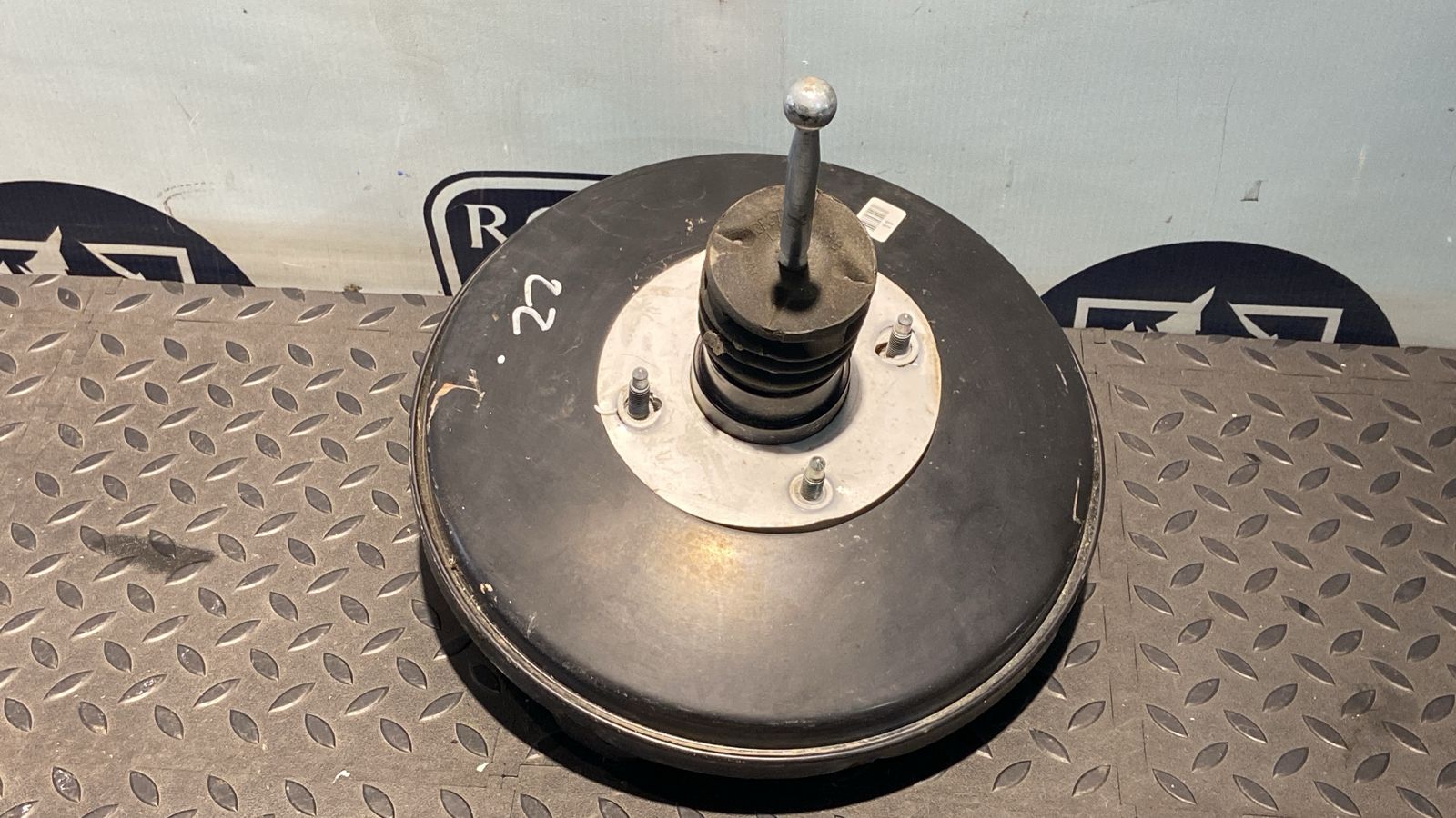 Усилитель тормозов вакуумный Volkswagen Golf/5 2003-2009