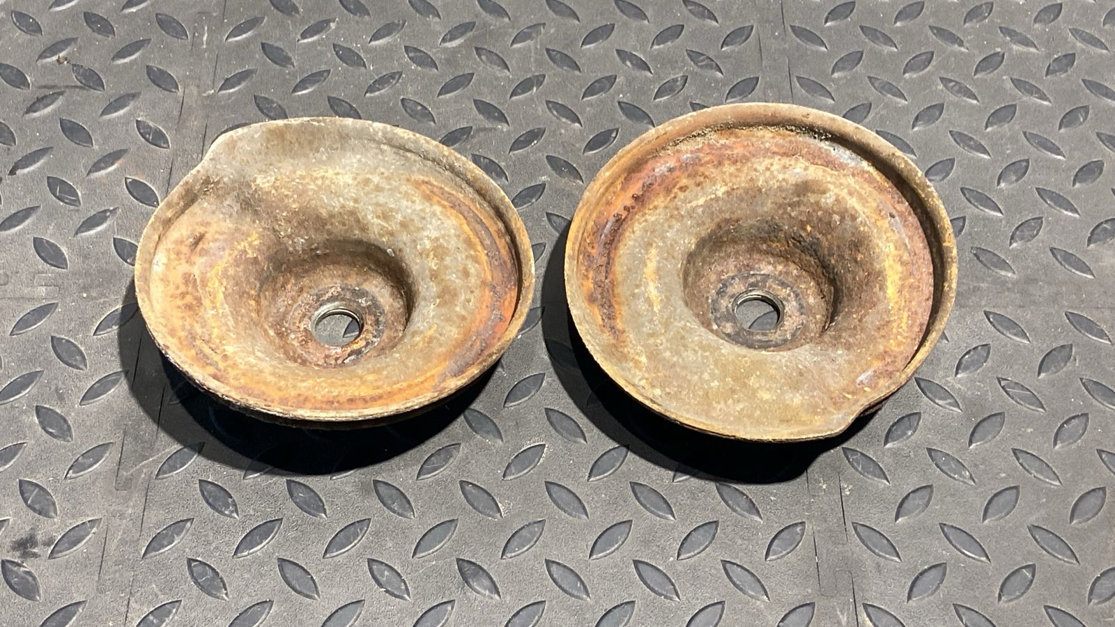 Чашка амортизатора передняя Renault Sandero 2009-2014