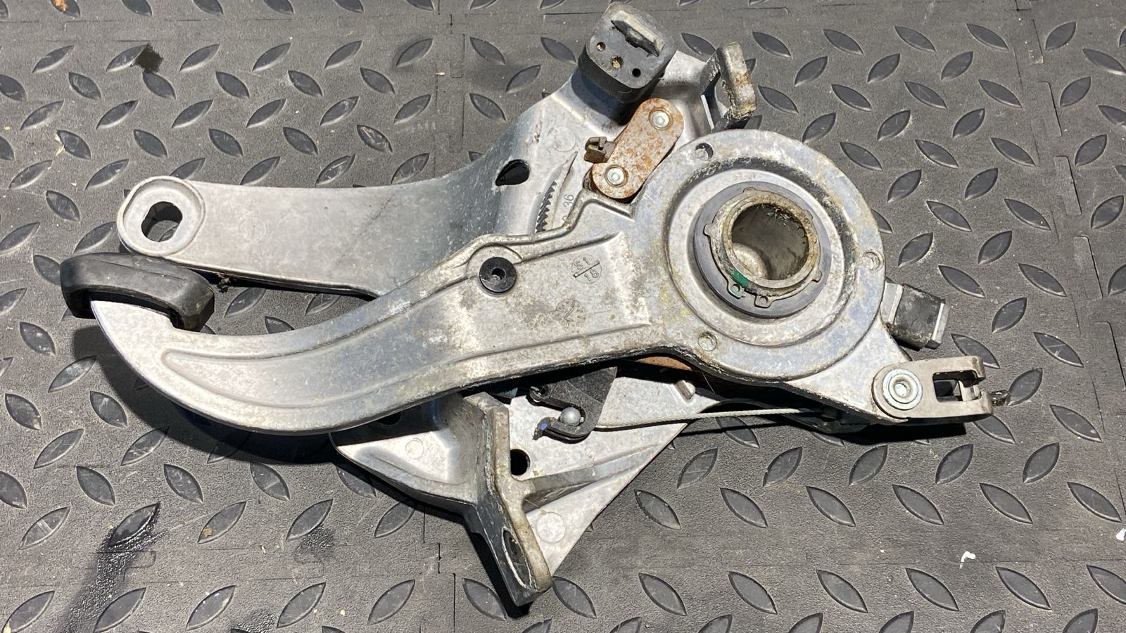 Педаль стояночного тормоза Mercedes E/W211 2002-2009