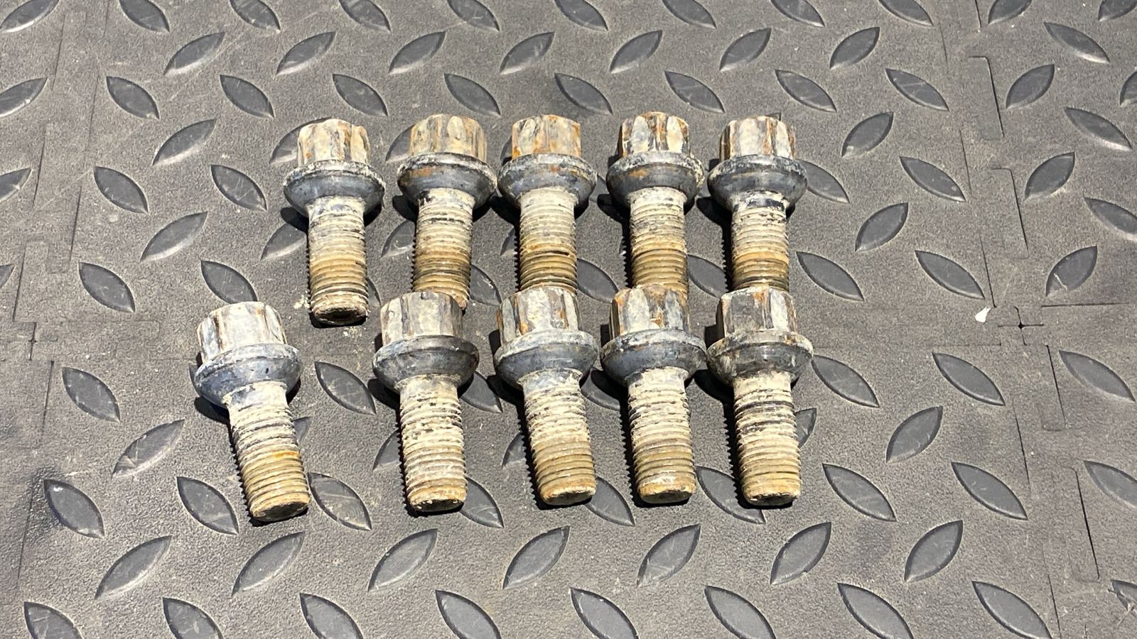 Болт колесный Mercedes M/W163 1997-2005