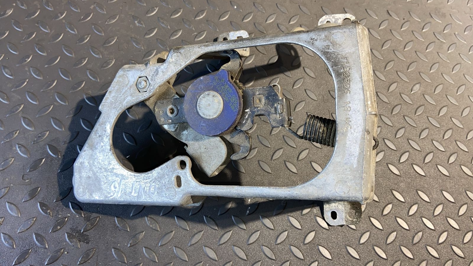 Механизм стояночного тормоза Mercedes E/W211 2002-2009