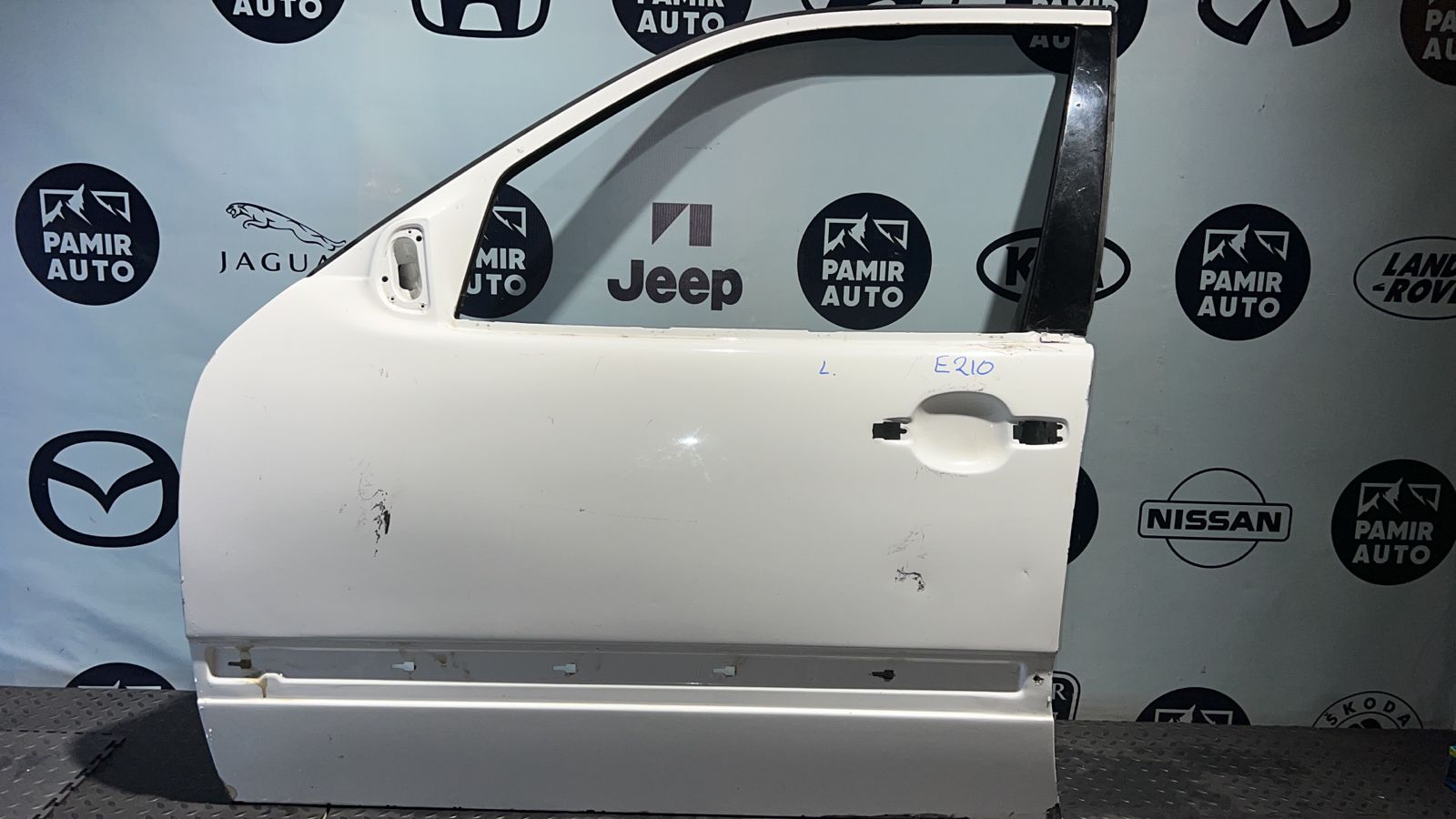 Дверь передняя левая Mercedes E/W210 1995-2003