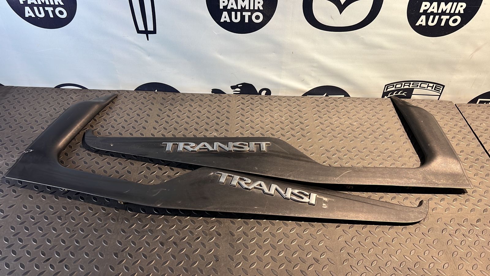 Накладка двери передняя Ford Transit 2006-2013