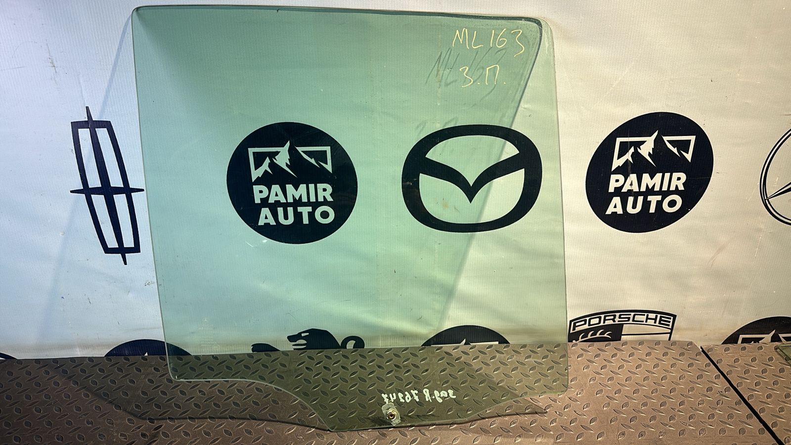 Стекло двери заднее правое Mercedes M/W163 1997-2005